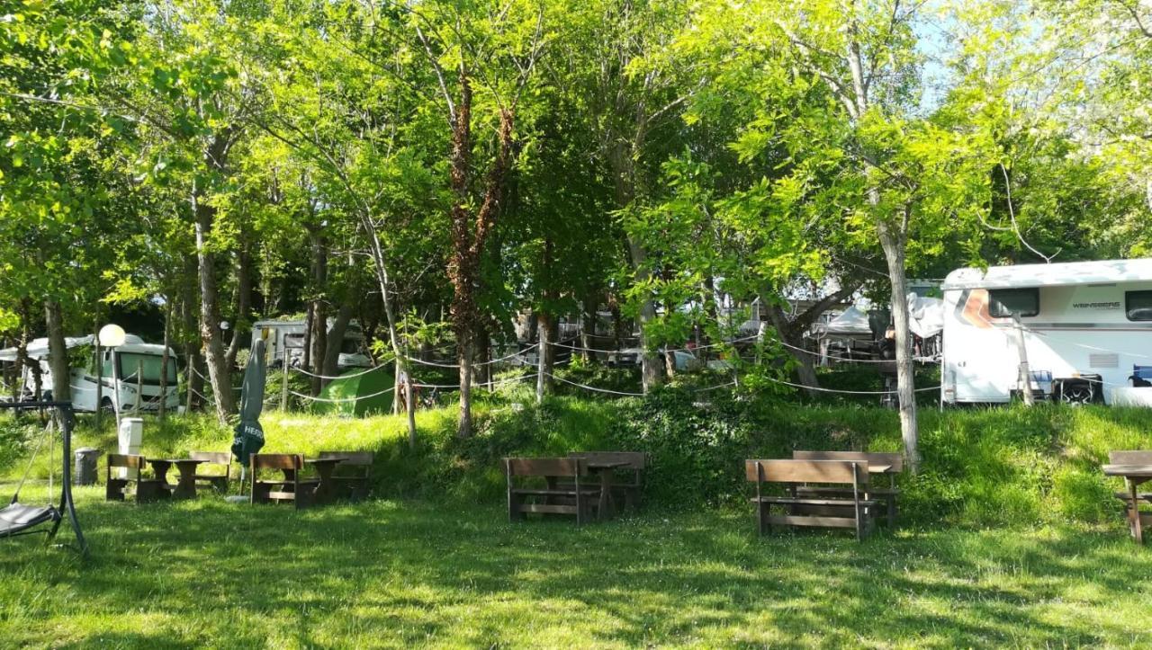 Camping Gabicce Monte 가비체 마레 외부 사진